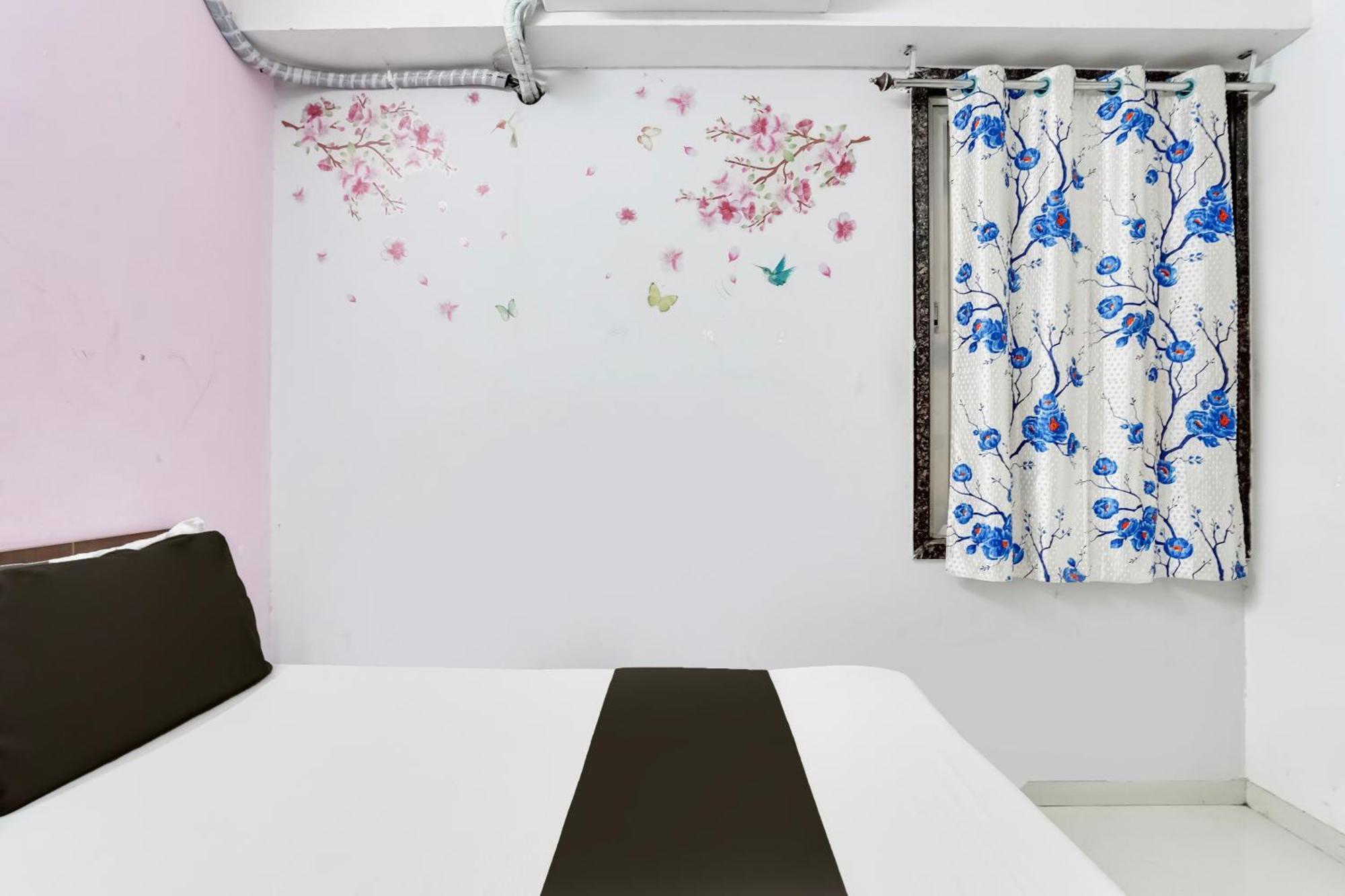 Hotel O Day Night Rooms Surat Exterior foto